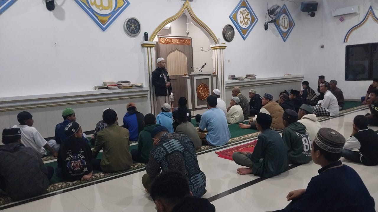 PPTQ Al Wahdah Kota Kupang Outboand ke Pantai Tablolong